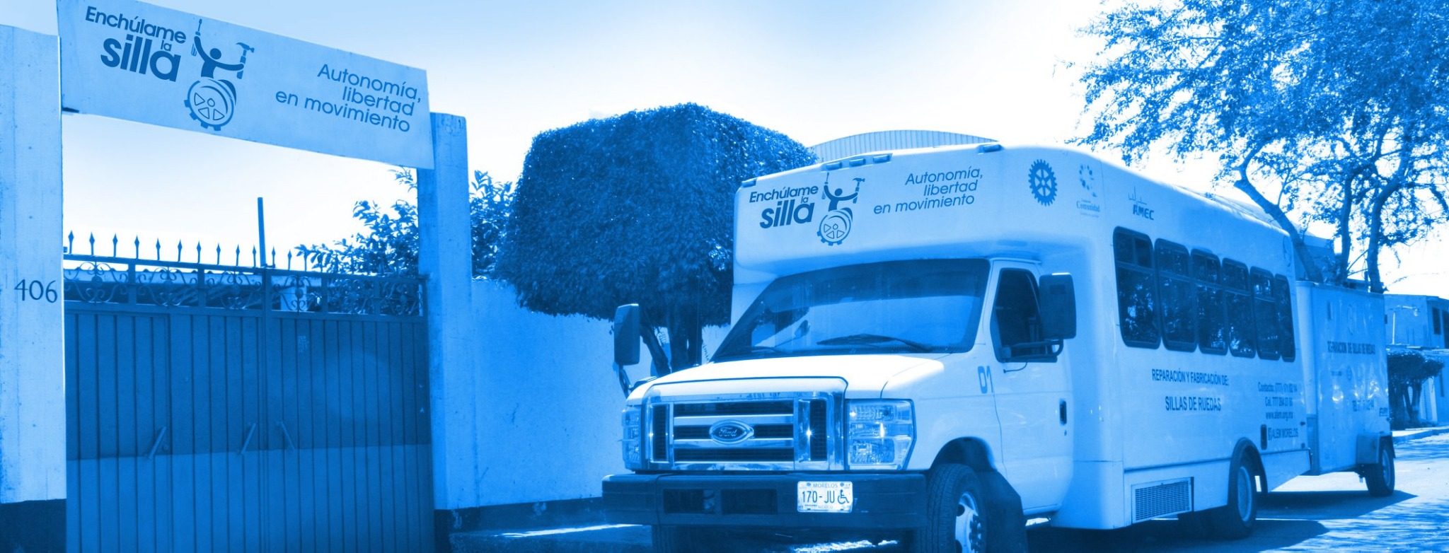 Voluntariado y usuarios felices