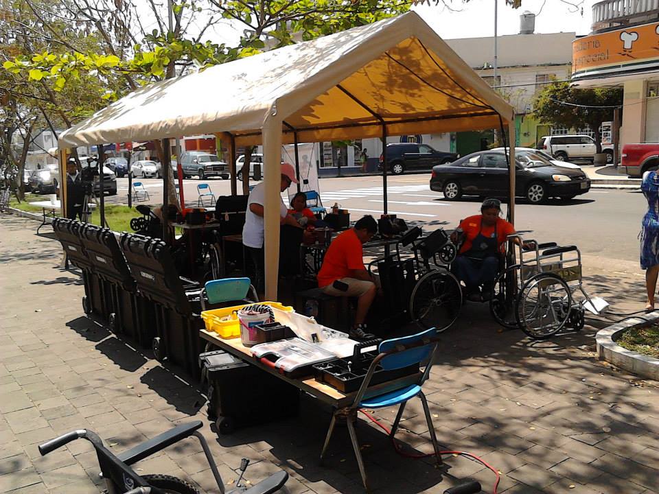 Piezas y llantas listas para instalar